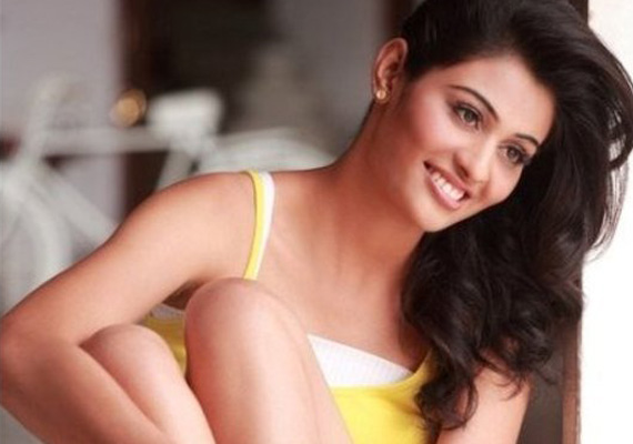 BEING AN ACTRESS IS DIFFERENT FROM MISS INDIA: NEHA HINGE